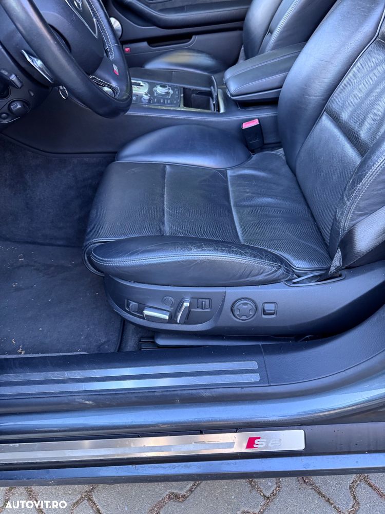 Audi S8 - 11