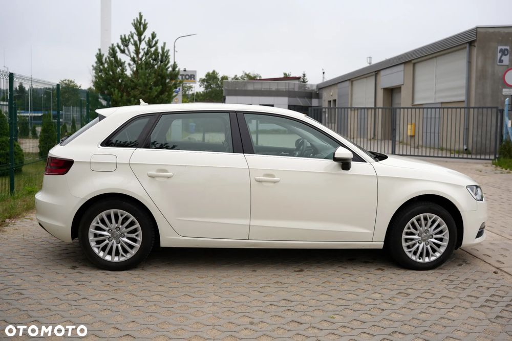 Audi A3 Sportback 1.4 TFSI Ambiente S tronic - 11