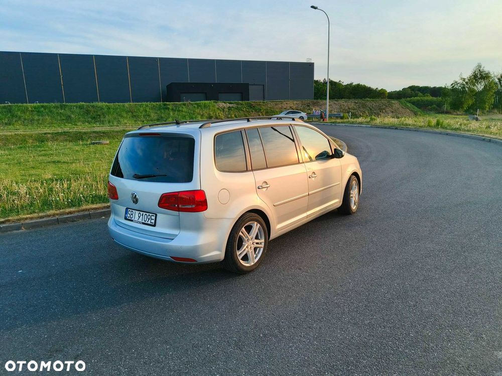 Volkswagen Touran - 5