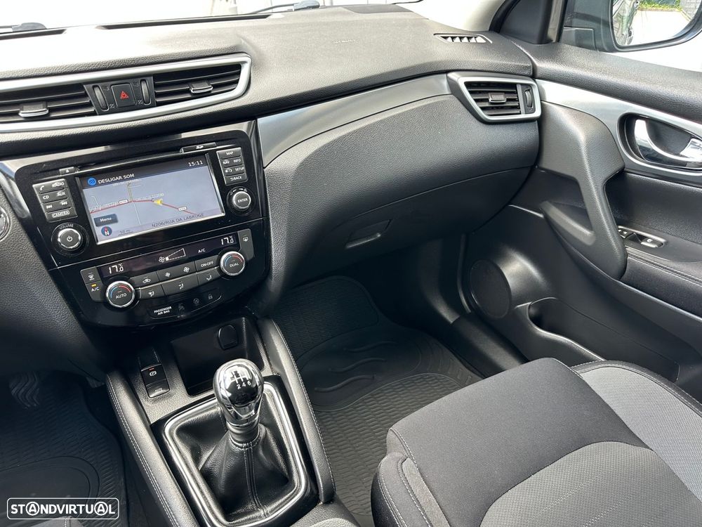 Nissan Qashqai 1.5 dCi N-Connecta 18 - 12