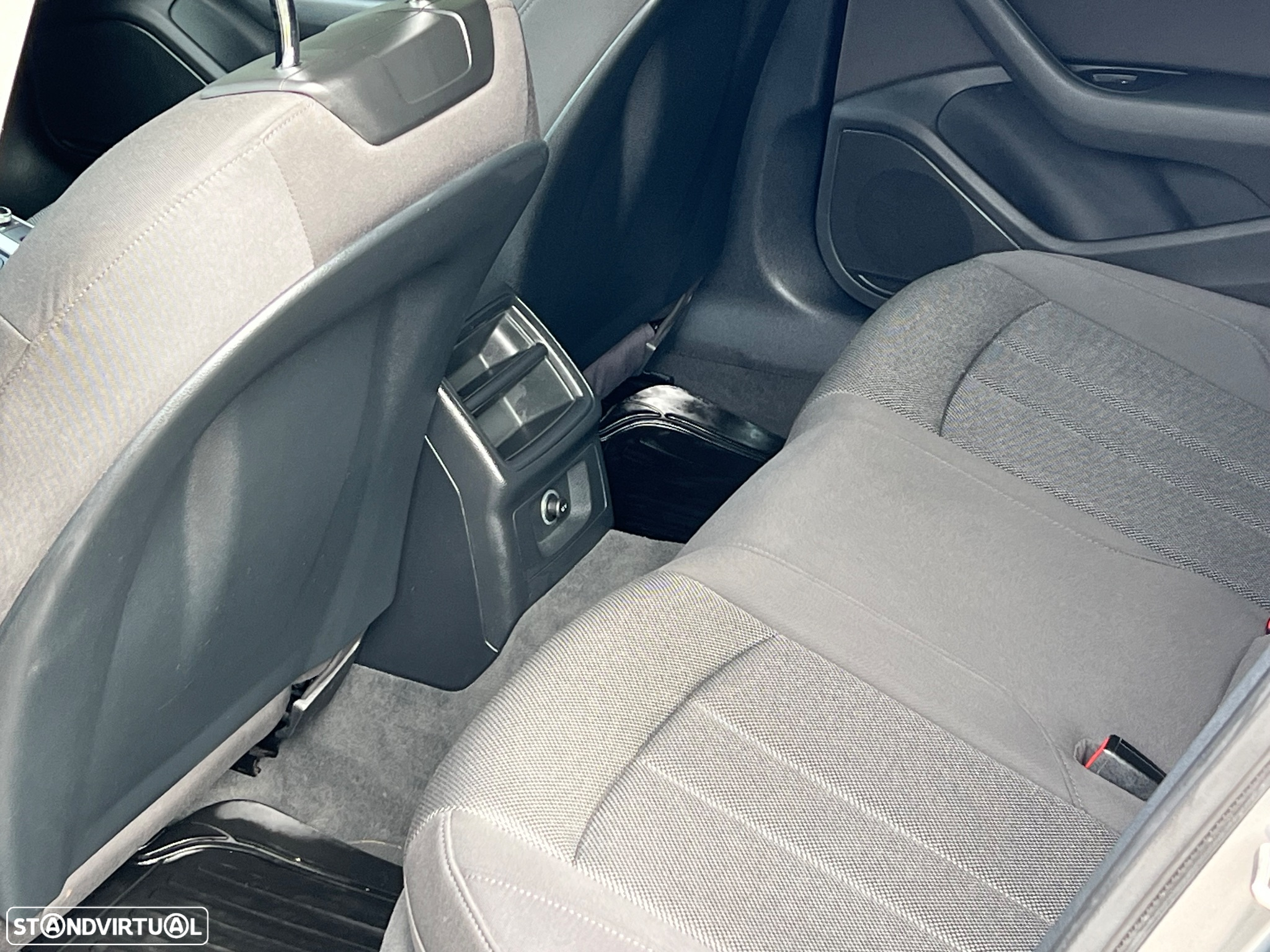 Audi A4 Avant 2.0 TDI Advance - 13