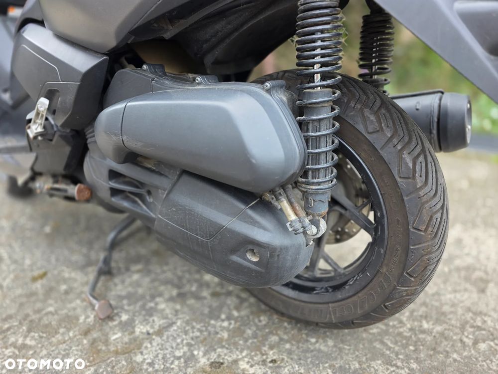 Yamaha X-max - 7