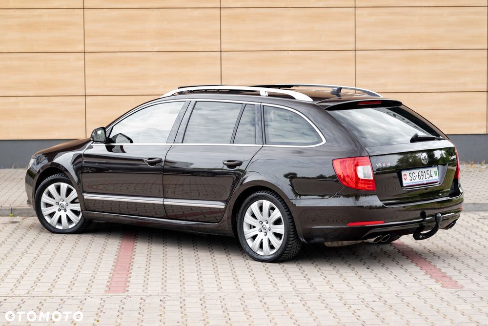 Skoda Superb Combi 3.6 V6 4x4 DSG Elegance - 3