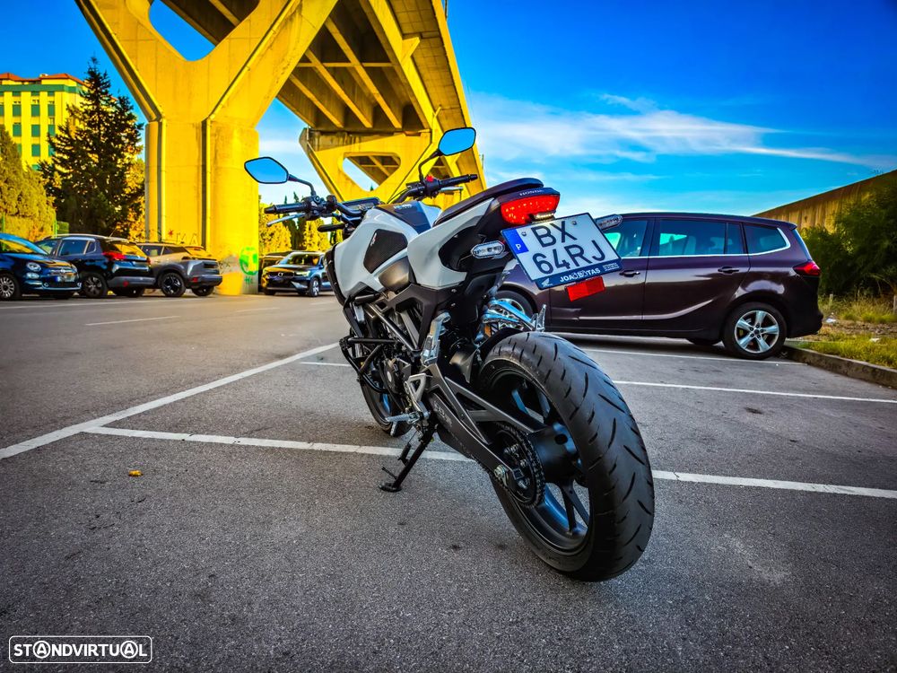 Honda CB Neo Sports Café - 3