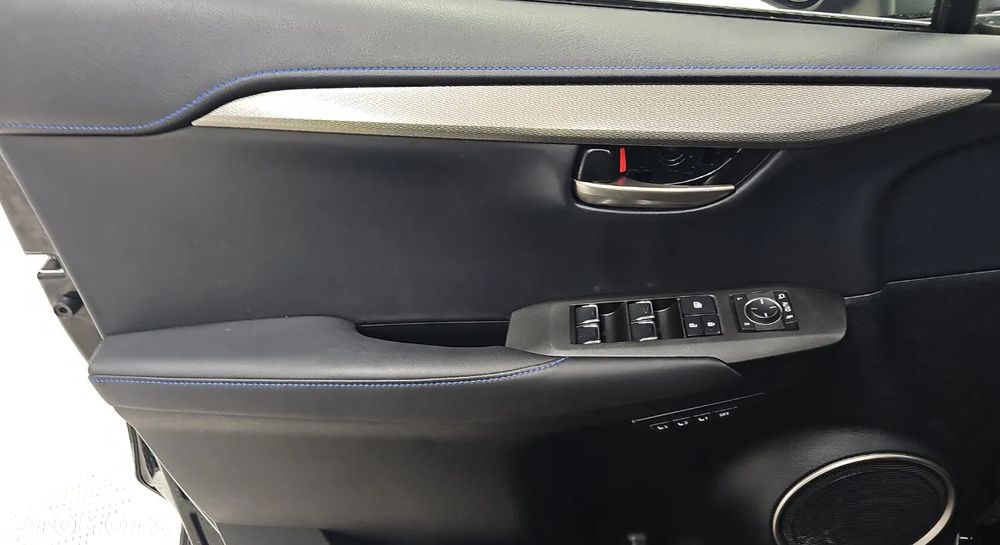 Lexus NX 300h E-FOUR F SPORT - 10