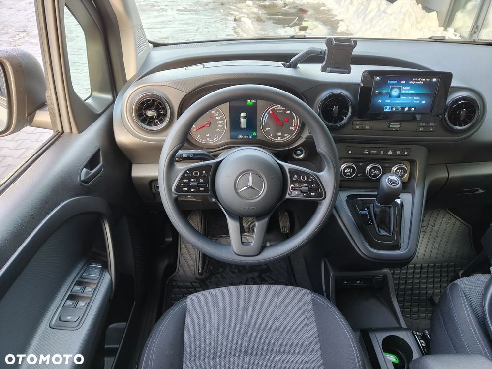 Mercedes-Benz EQT - 13