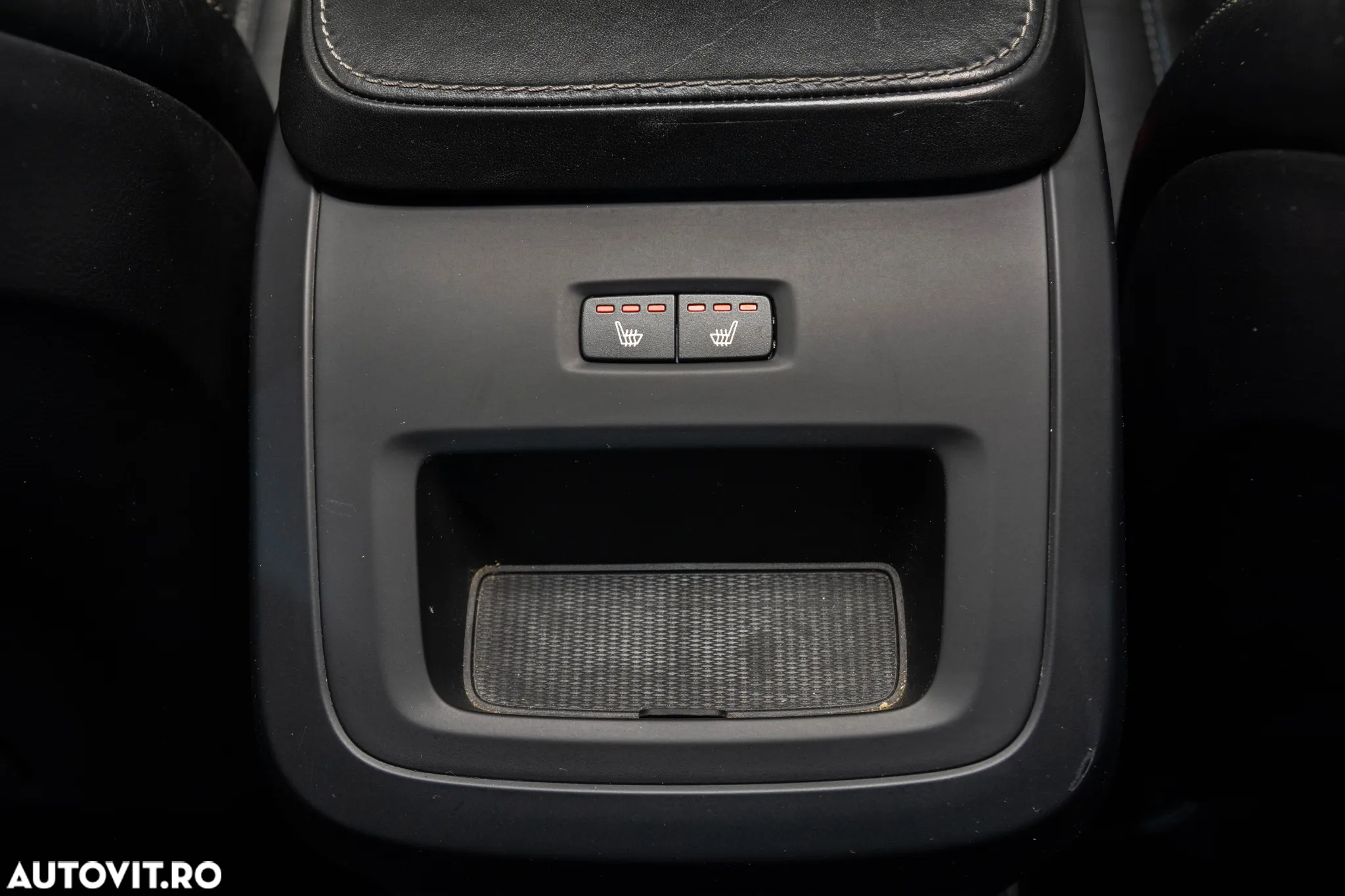 Volvo XC 90 D5 AWD R-Design - 33
