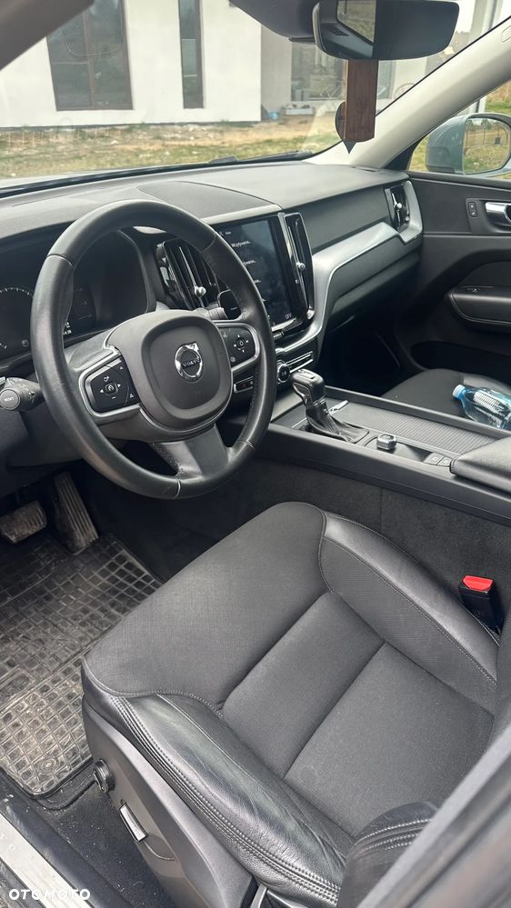 Volvo XC 60 D4 AWD Momentum - 11