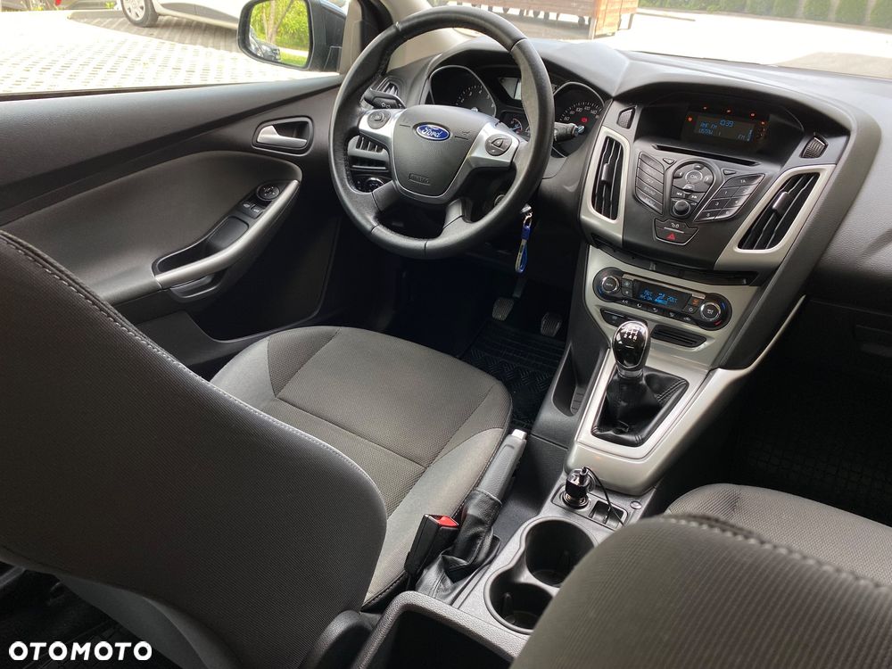 Ford Focus 1.6 Gold X (Trend) - 29