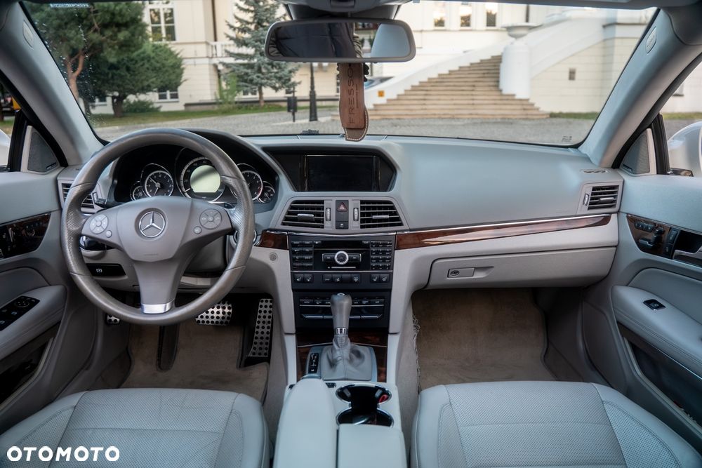 Mercedes-Benz Klasa E - 19