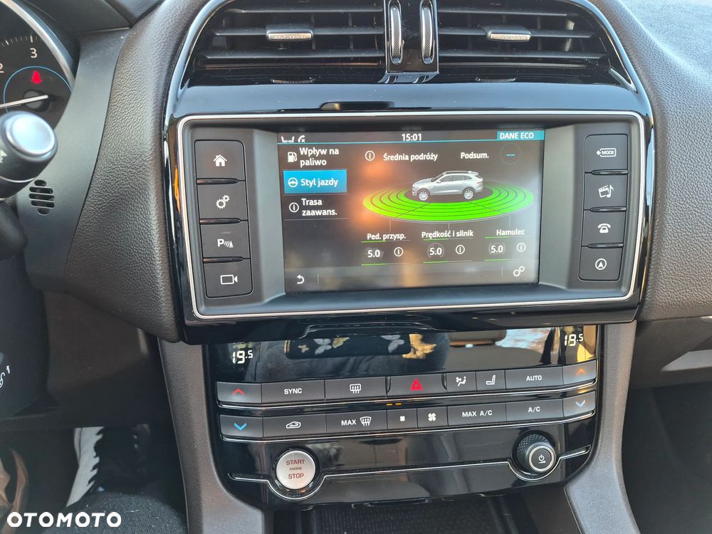 Jaguar F-Pace 20d AWD Pure - 9