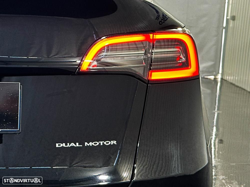 Tesla Model Y Long Range Dual Motor AWD - 48