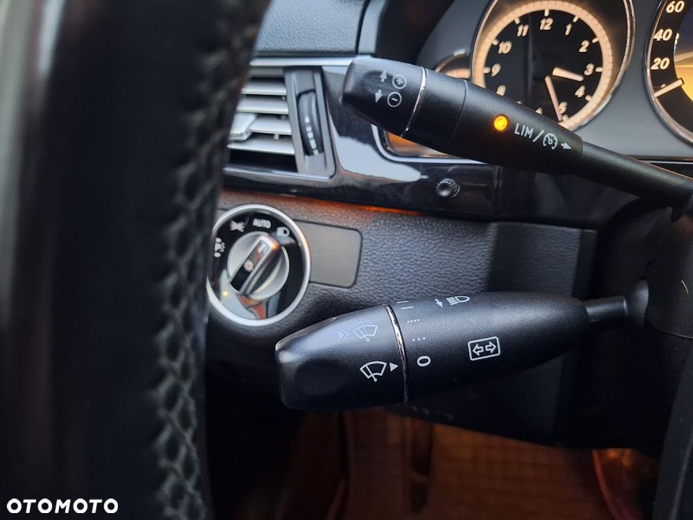 Mercedes-Benz Klasa E 200 CGI BlueEFFICIENCY 7G-TRONIC Avantgarde - 7