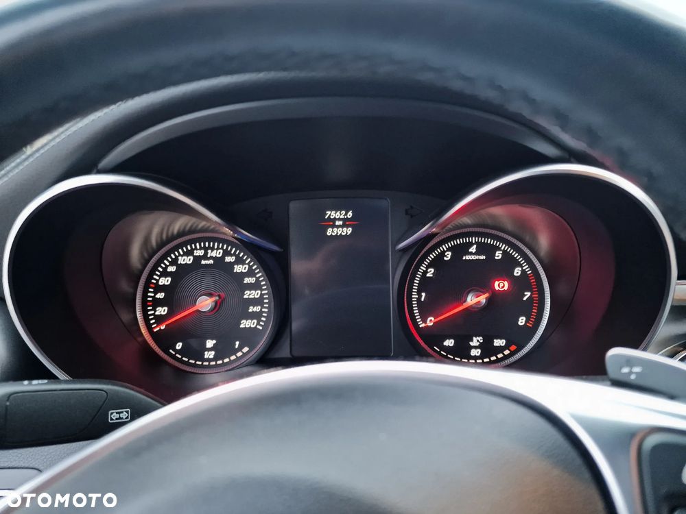 Mercedes-Benz Klasa C 200 4-Matic 9G-Tronic - 35