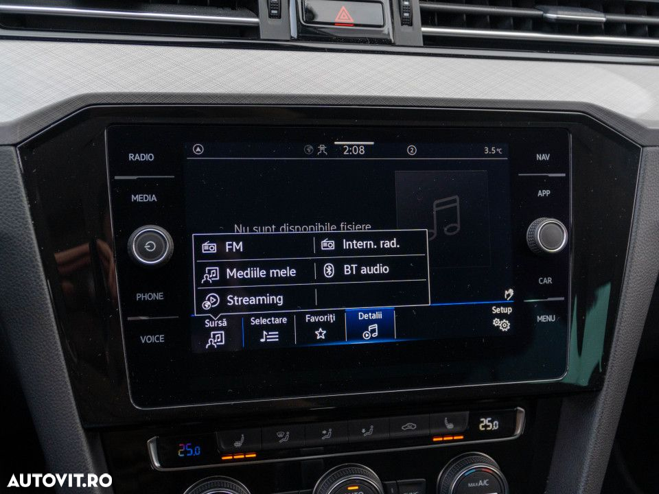 Volkswagen Passat - 24