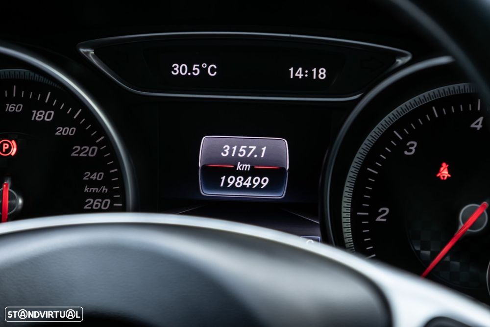 Mercedes-Benz A 180 d AMG Line - 22