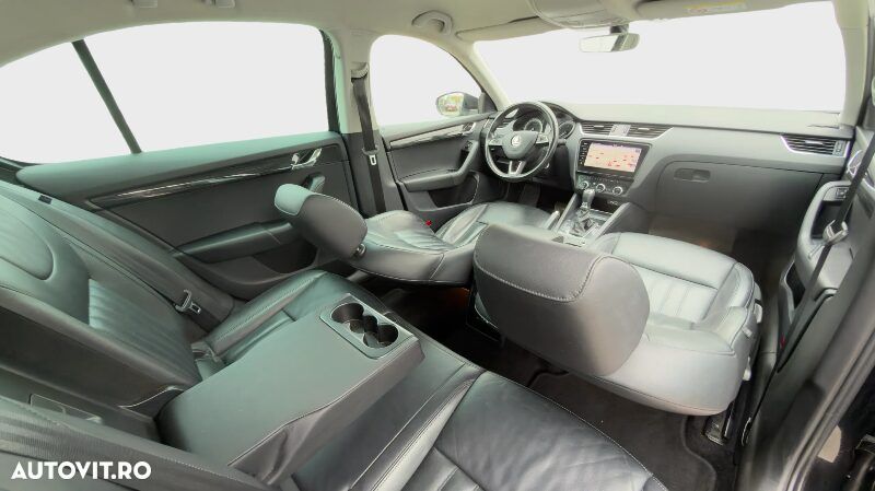 Skoda Octavia 2.0 TDI DSG Style - 2