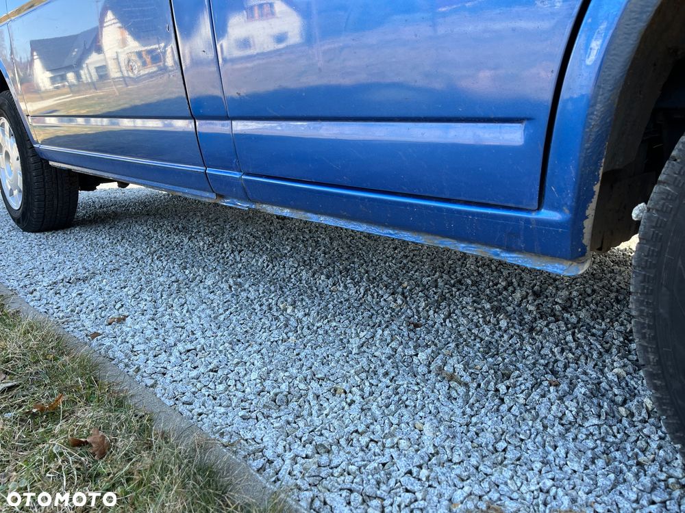 Volkswagen Multivan - 25