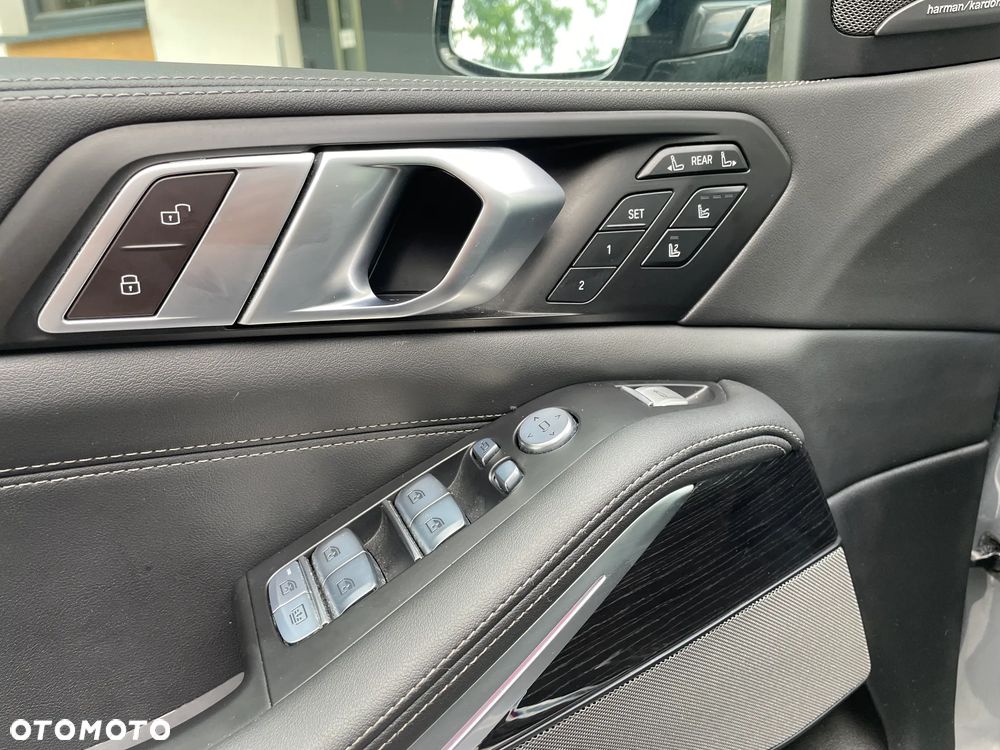 BMW X7 xDrive40i - 32
