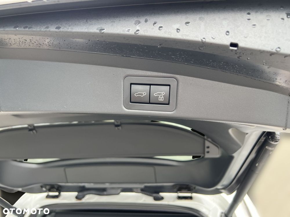 Toyota Corolla 1.8 Hybrid Style - 22