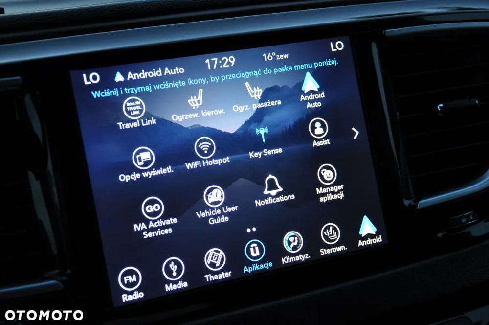 Chrysler Pacifica - 32