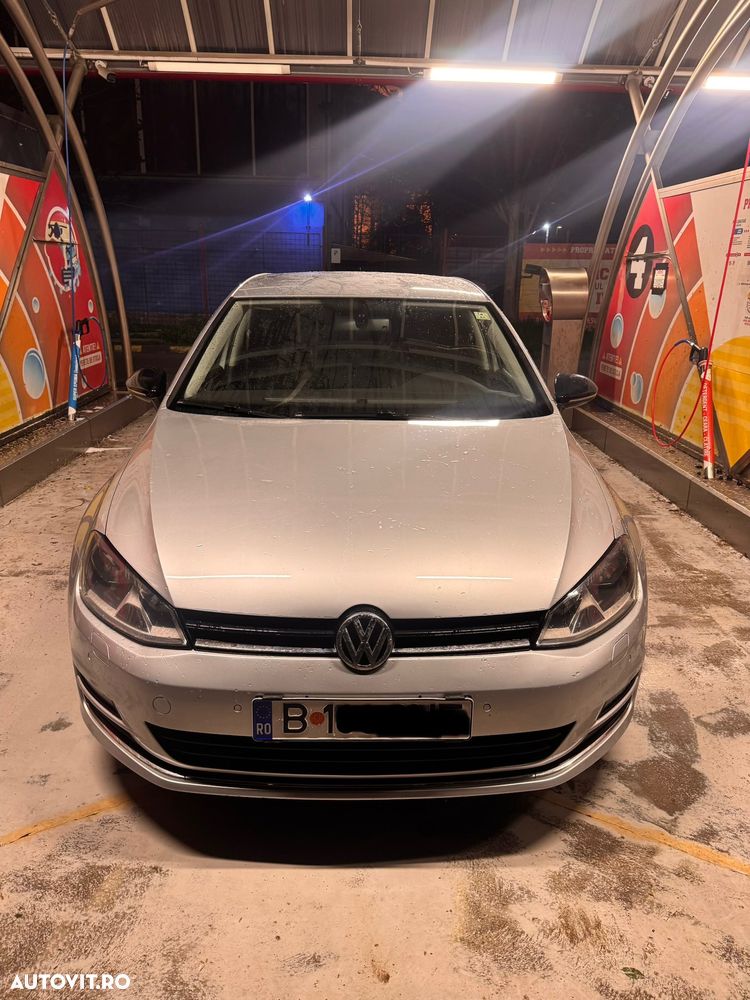Volkswagen Golf - 1
