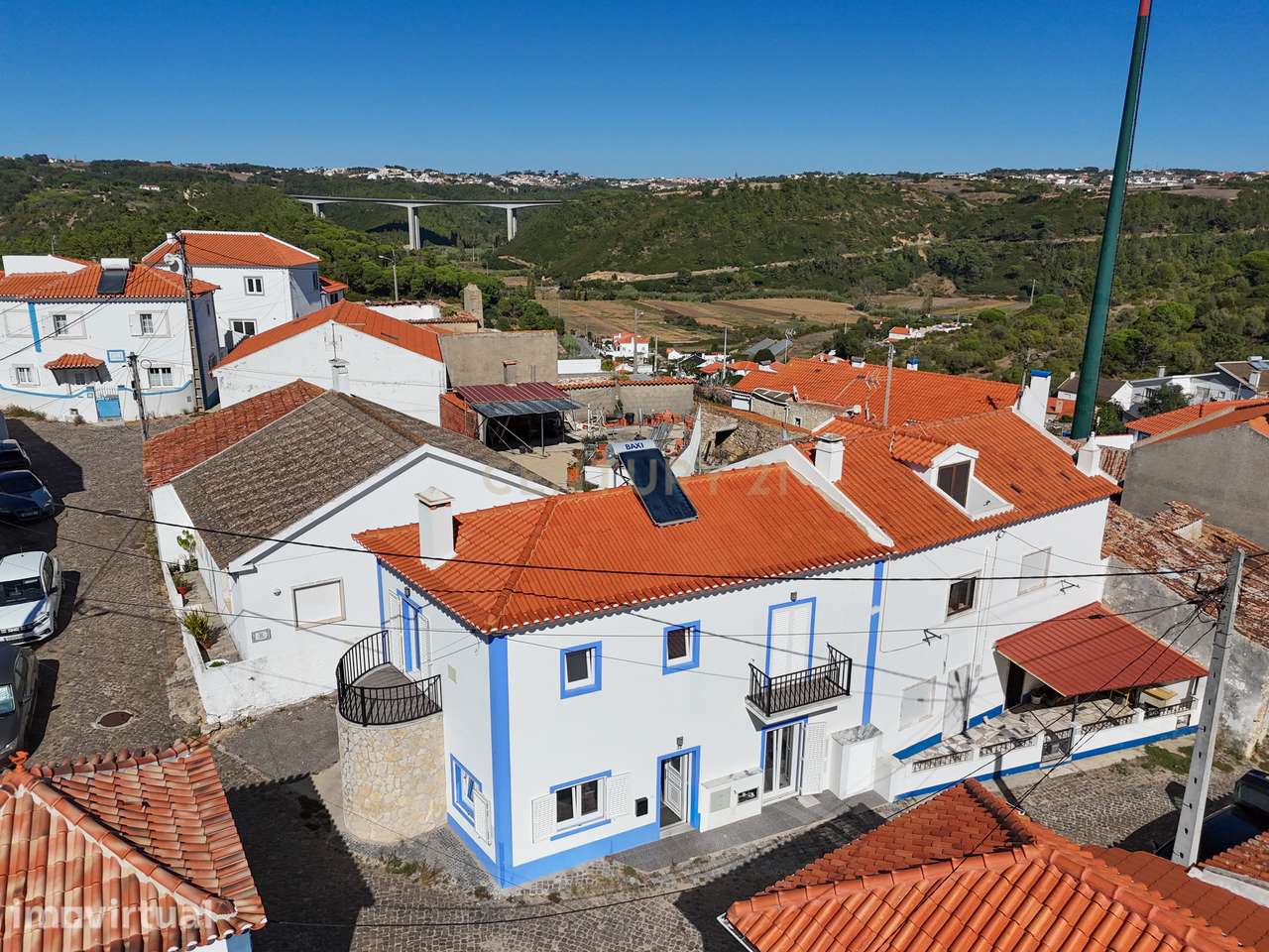 Moradia T2 Renovada para Arrendamento na Carvoeira – A 5 Minutos da Pr - Grande imagem: 2/25