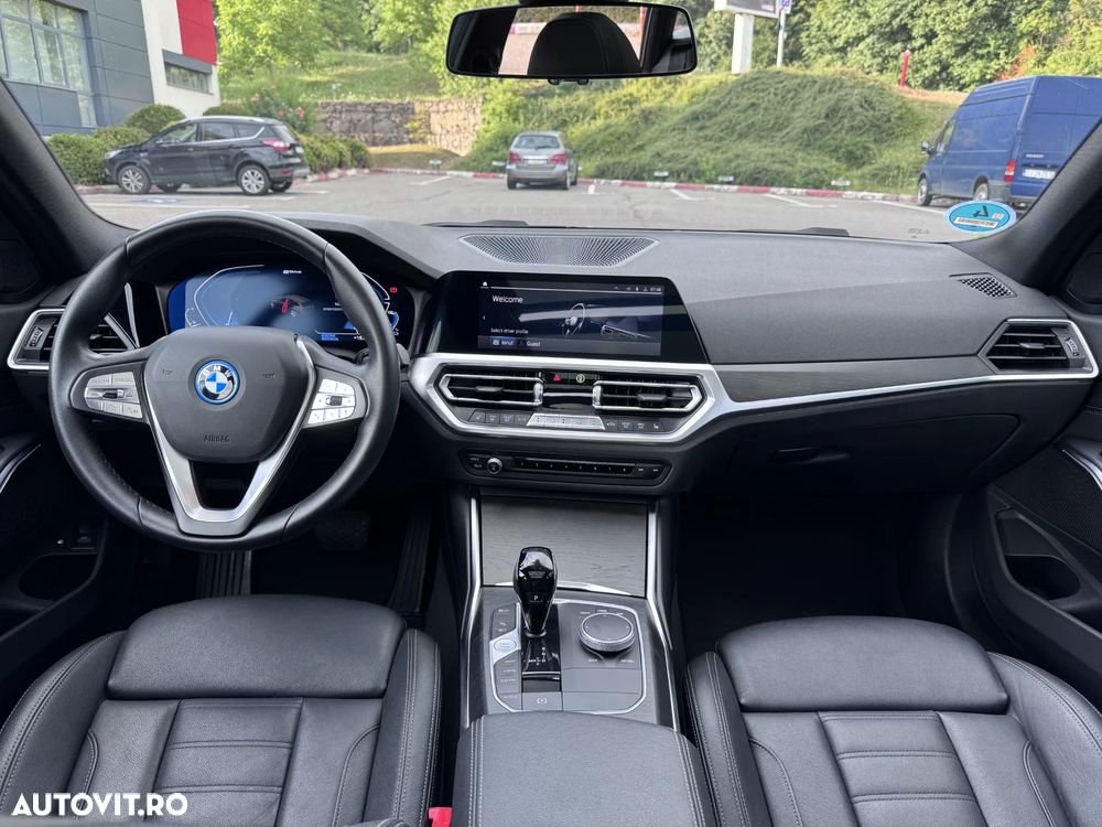 BMW Seria 3 330e xDrive Aut. Sport Line - 9