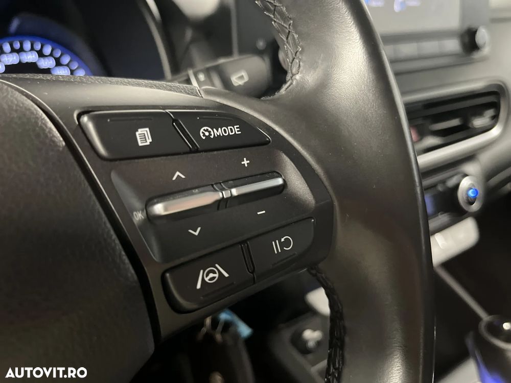 Hyundai KONA - 17