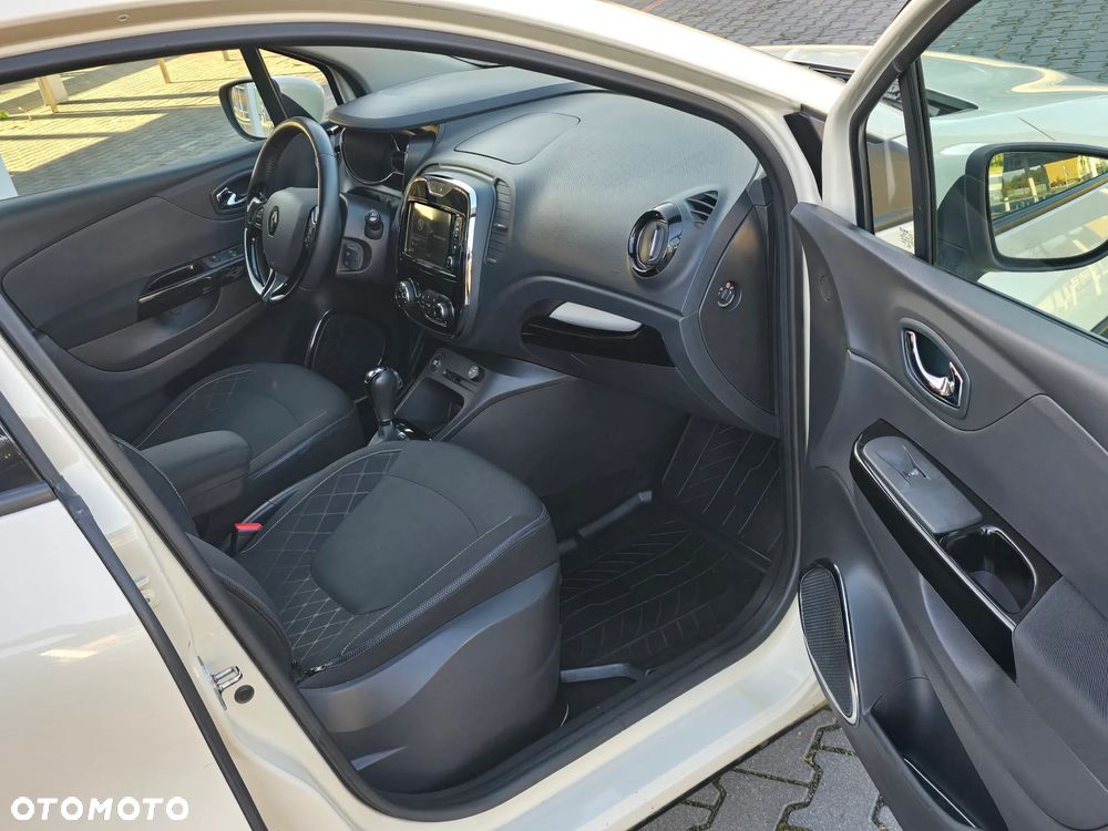 Renault Captur 1.2 TCe Helly Hansen EDC - 26