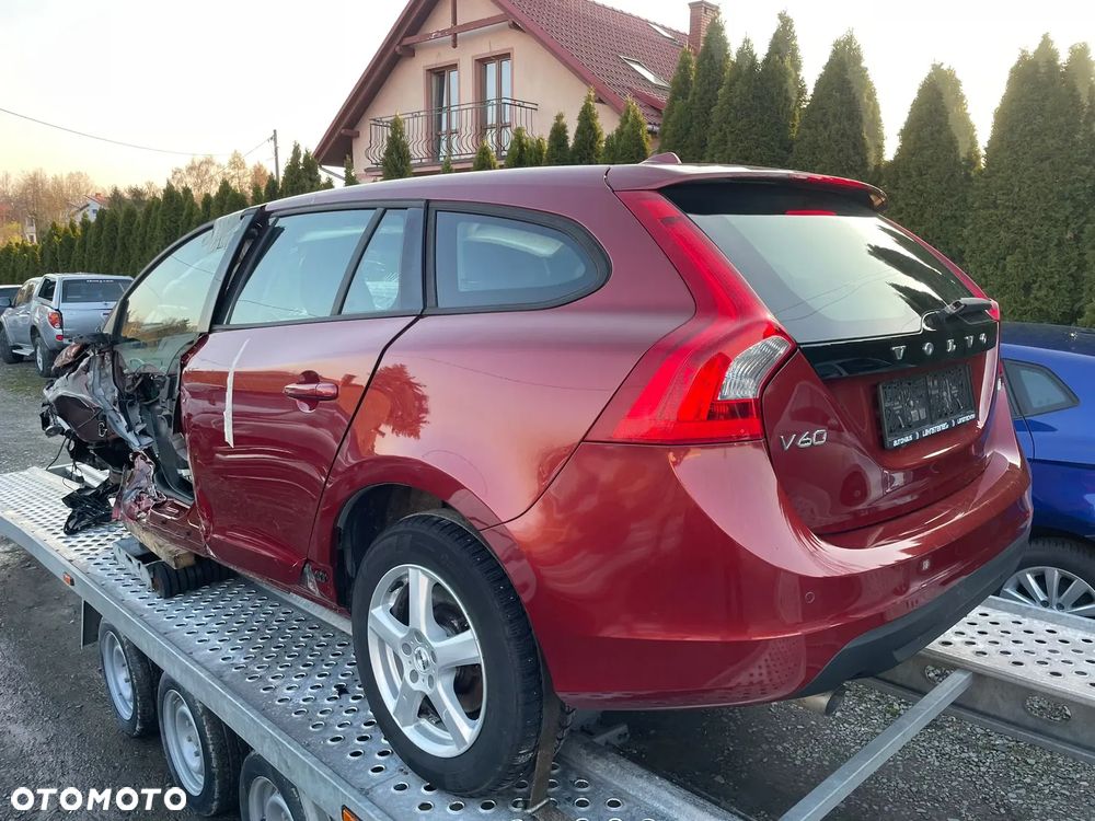 Volvo V60 D2 Momentum - 2