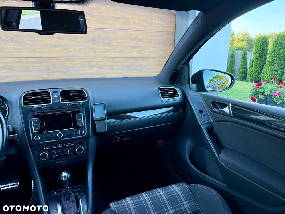 Volkswagen Golf 2.0 GTI DSG - 19