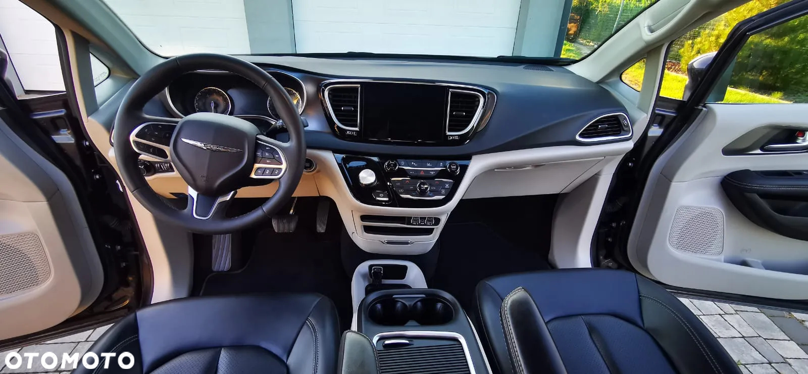 Chrysler Pacifica - 36