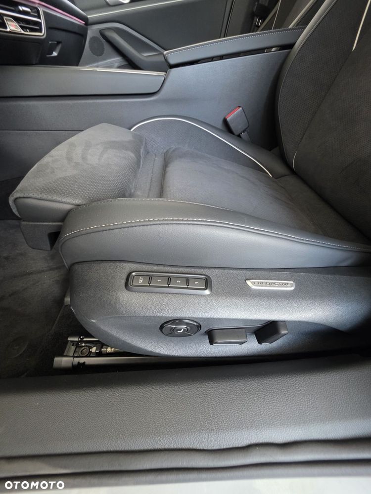 Volkswagen Passat Variant 1.5 TSI ACT mHEV Business Plus DSG - 15