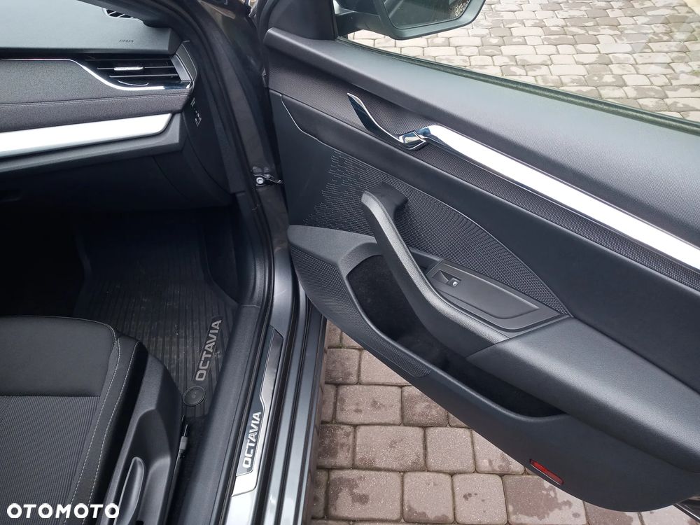 Skoda Octavia 1.5 TSI ACT Style - 34