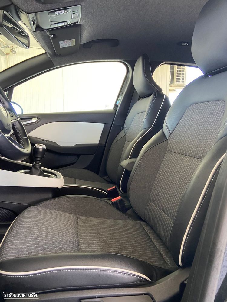 Renault Clio 1.0 TCe Techno Bi-Fuel - 9