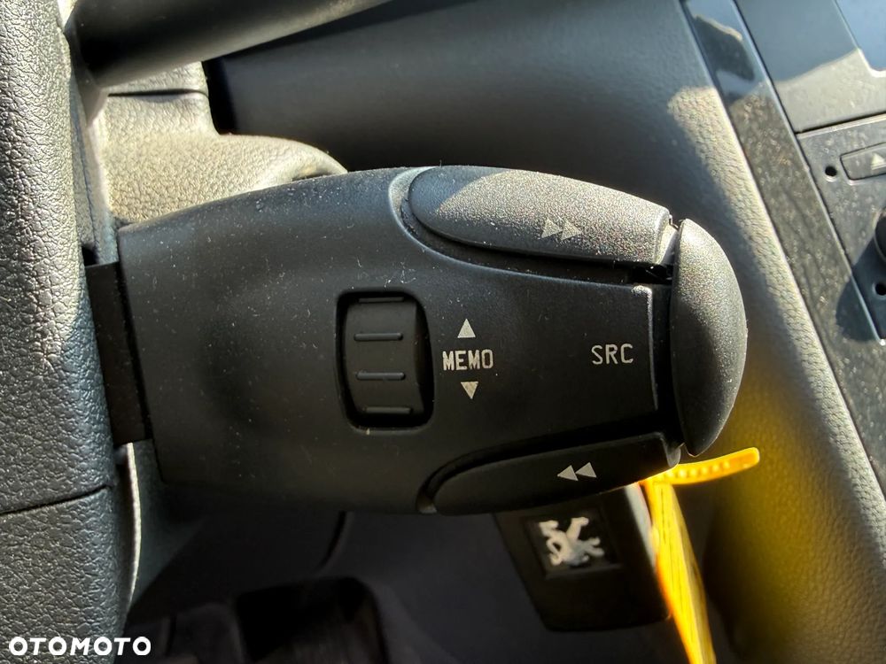 Peugeot 3008 155 THP Active - 19