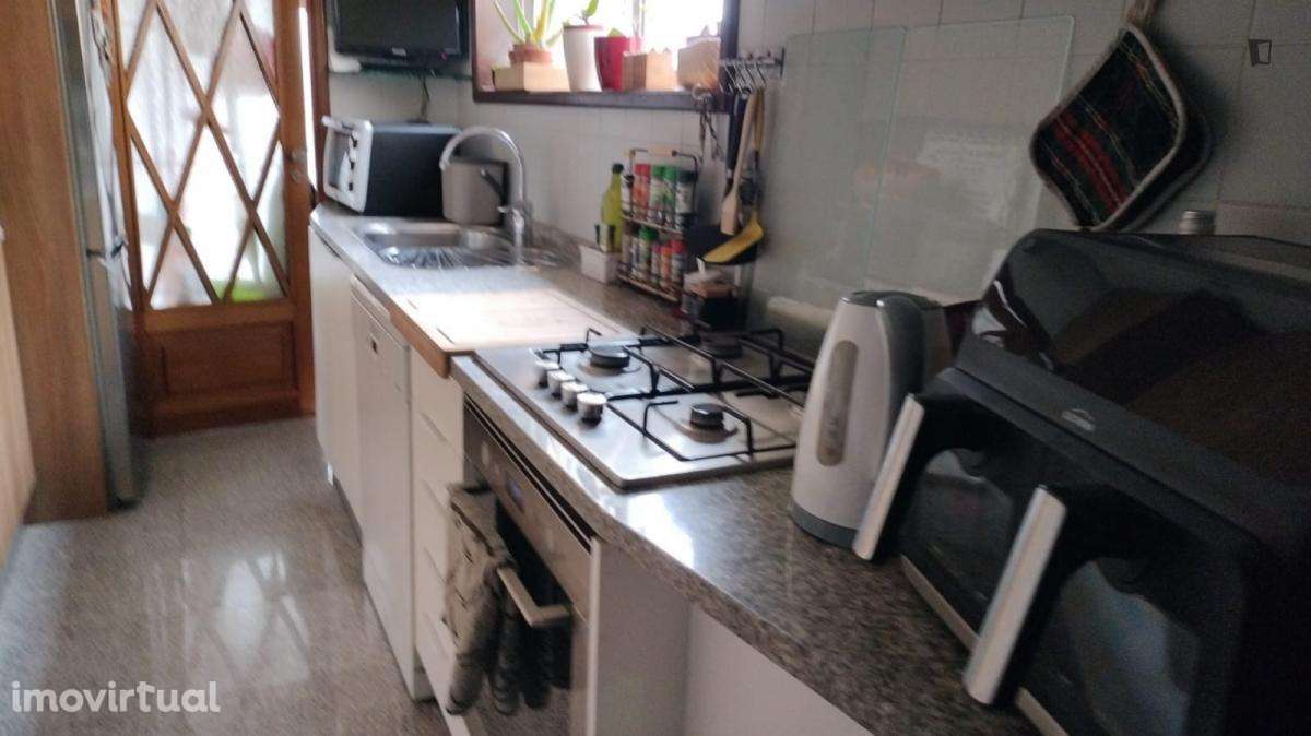 Quarto - localizado em Cedofeita Porto - Grande imagem: 4/6