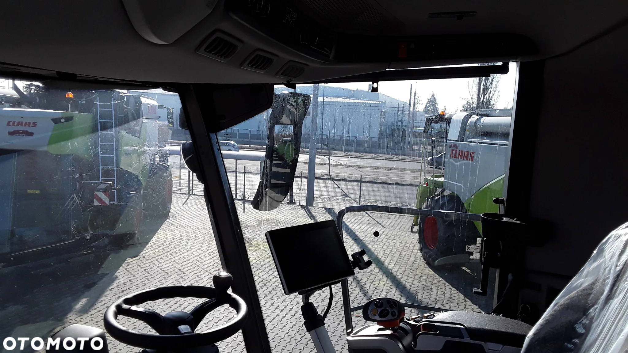 Claas TRION 730 - 9