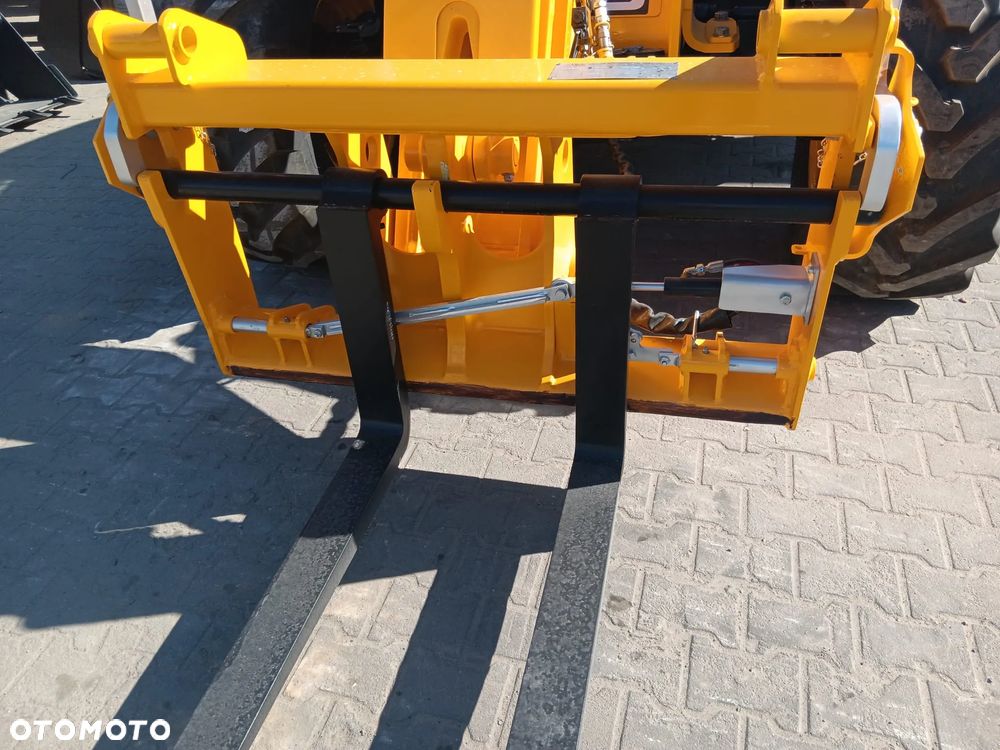 JCB 542-70 Agri Xtra - 13
