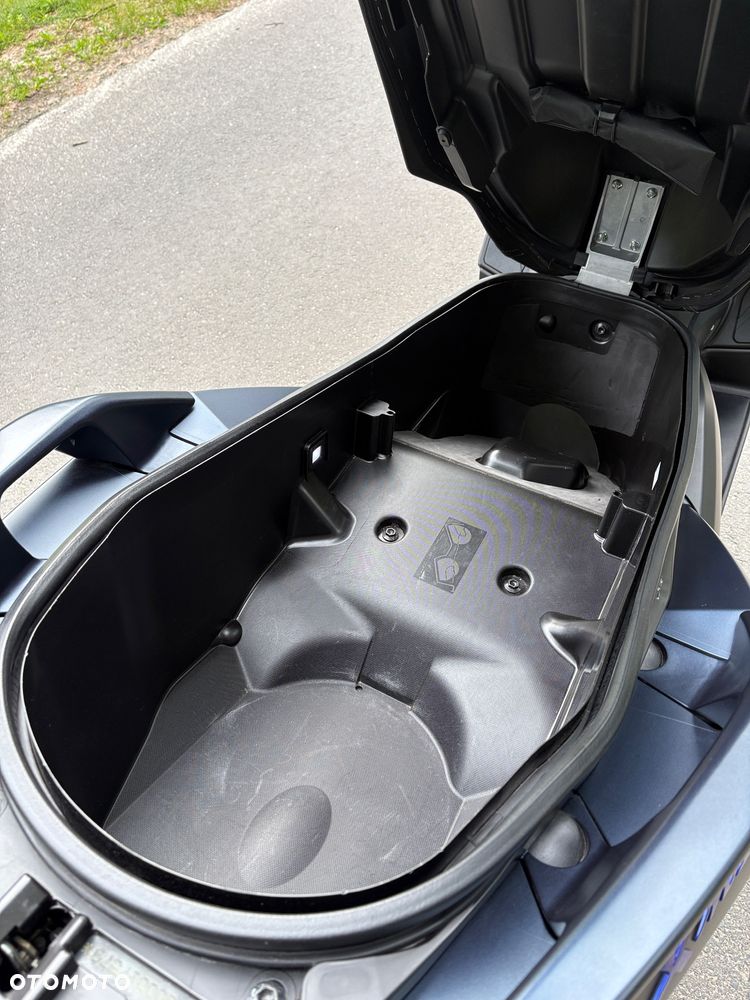 Yamaha X-max - 20