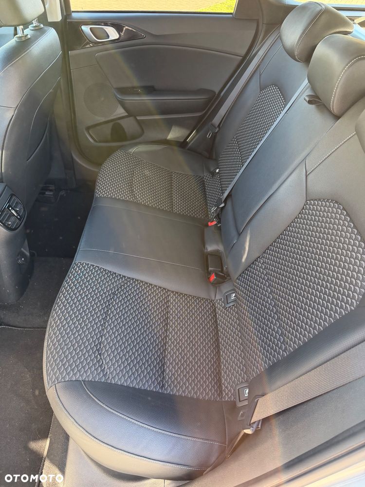 Kia Ceed 1.5 T-GDI Business Line - 18