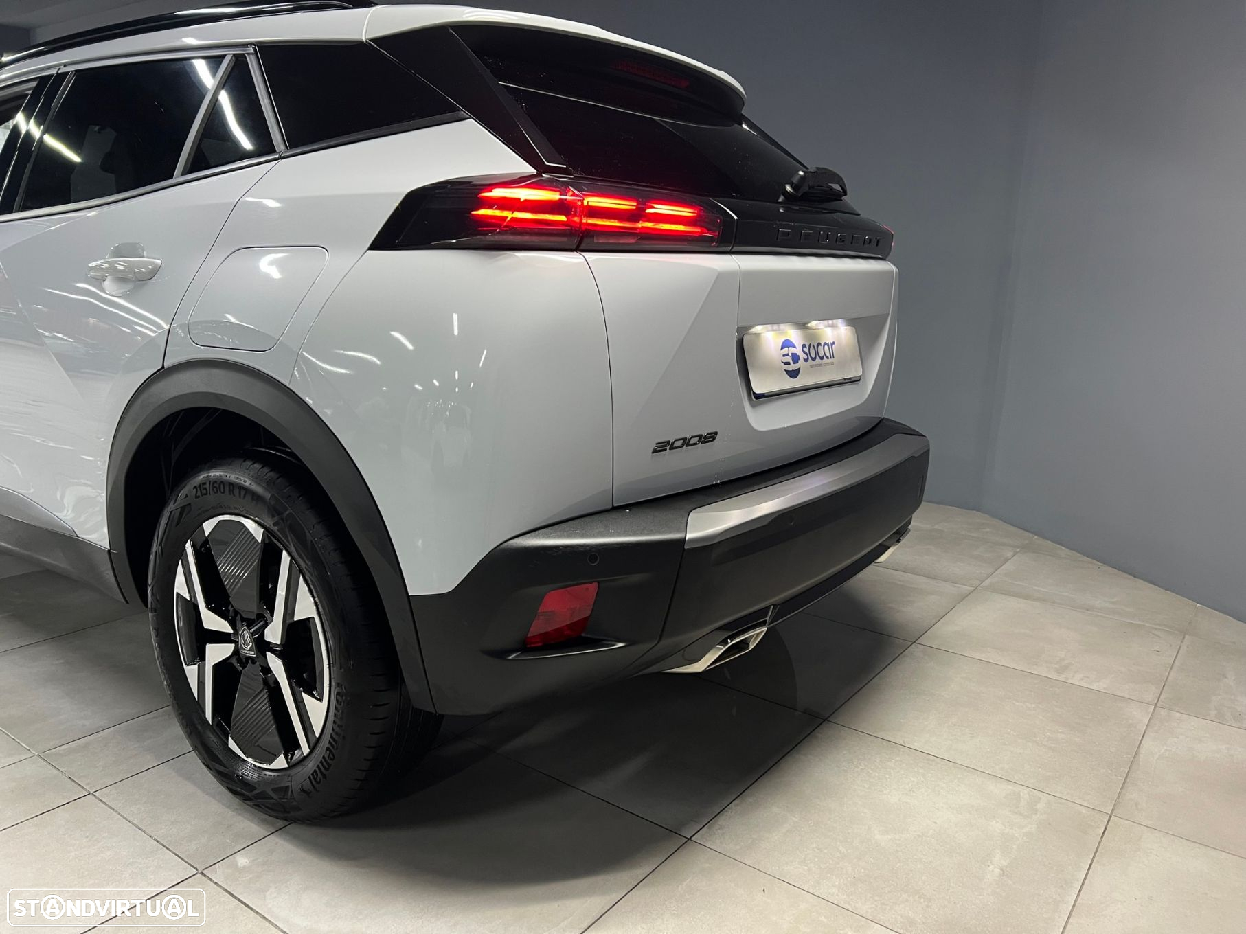 Peugeot 2008 1.2 PureTech Allure Pack EAT8 - 11