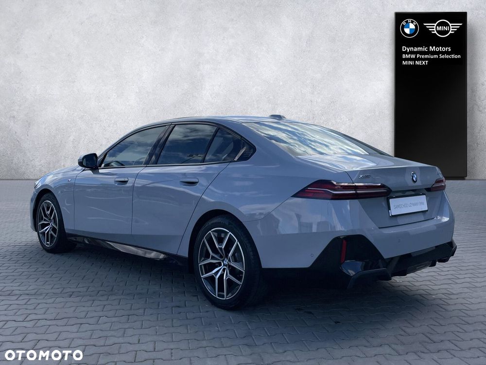 BMW Seria 5 520d xDrive mHEV M Sport - 3