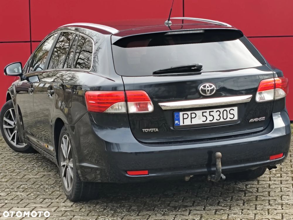 Toyota Avensis 2.0 D-4D Comfort - 14