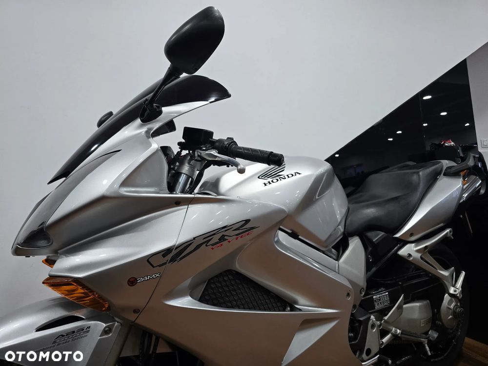 Honda VFR - 5