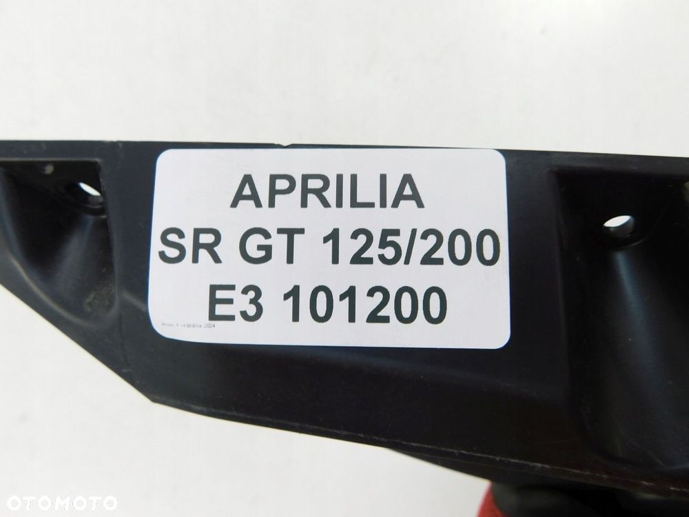 APRILIA SR GT 125 200 WYPEŁNIENIE PRAWE - 6