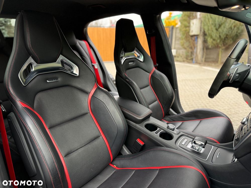 Mercedes-Benz GLA 45 AMG 4-Matic Edition 1 - 24