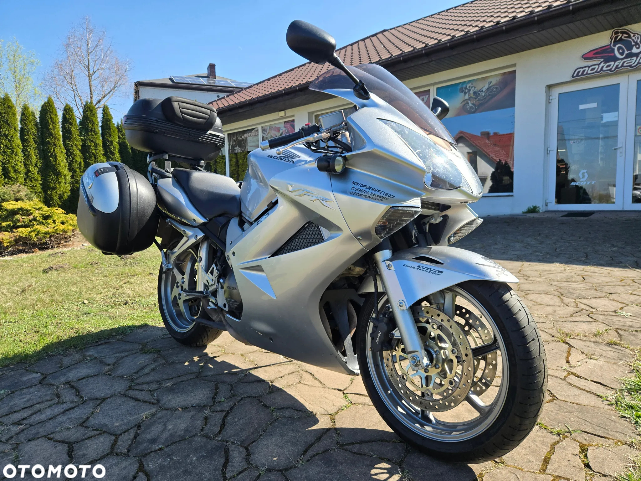 Honda VFR - 2