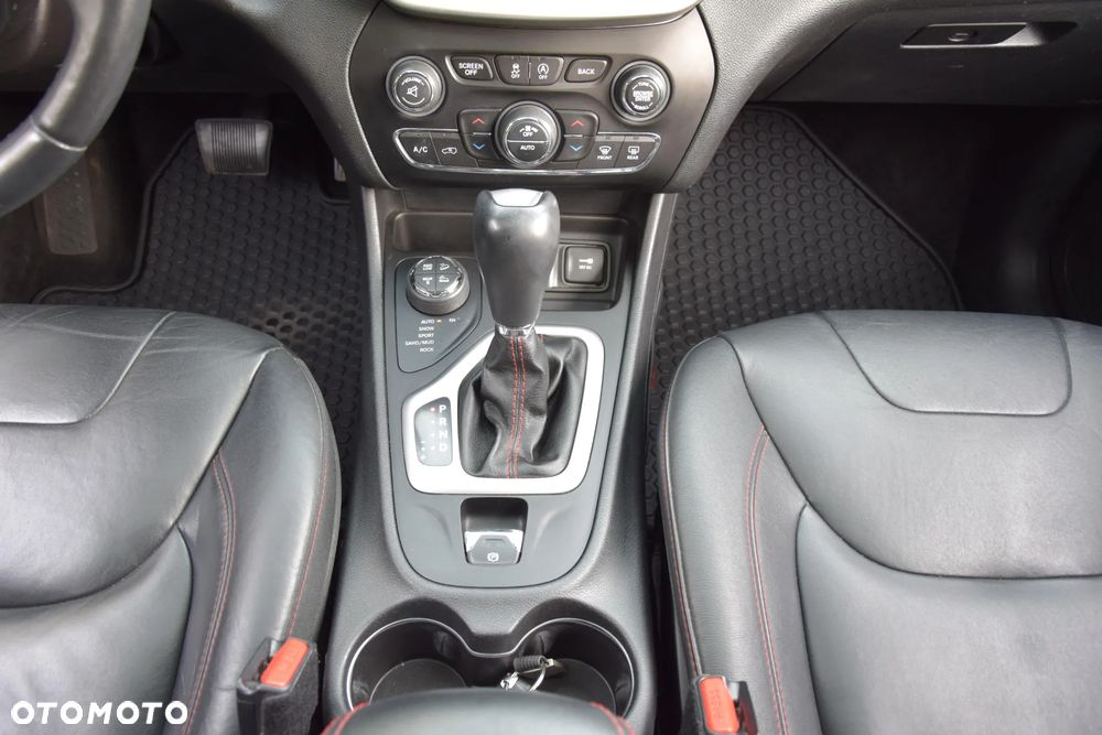 Jeep Cherokee 3.2 V6 Pentastar Active Drive Lock Autom Trailhawk - 13